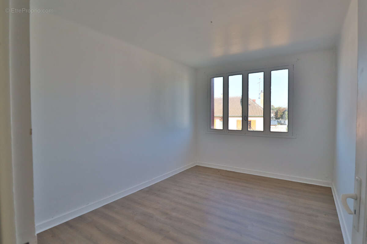 Maison à SAINT-JULIEN-LES-VILLAS