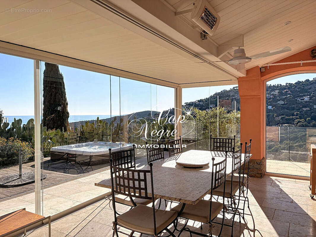 Propriété vue mer clé en main à vendre à cavalaire sur mer - golfe de saint tropez - photo 3