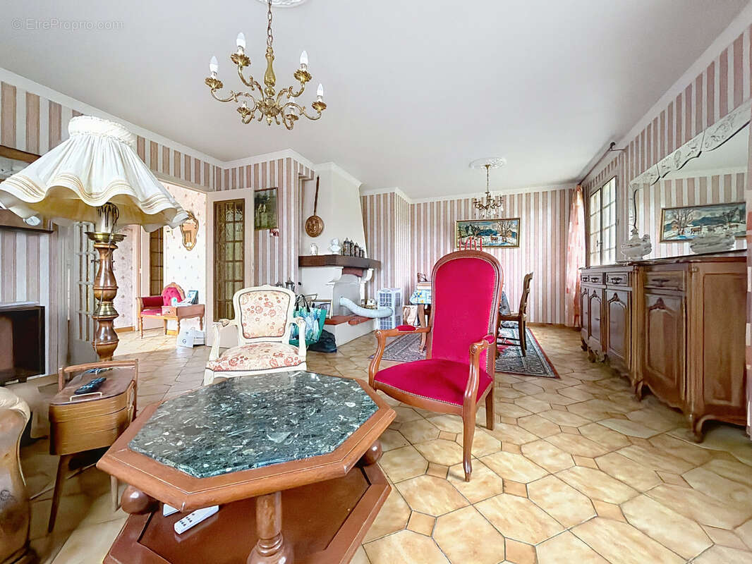 Maison à SAINT-AULAIRE