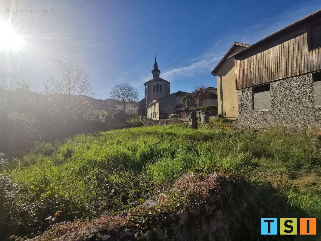 Terrain à LOURES-BAROUSSE