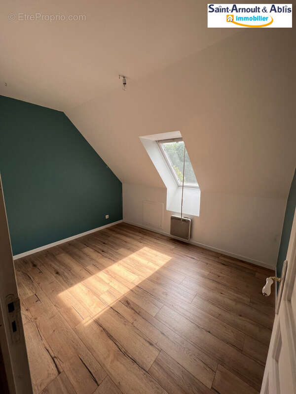 Maison à MONDONVILLE-SAINT-JEAN