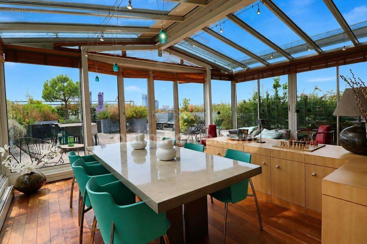 Appartement à vendre 6 pièces Charenton-le-Pont – Métro Valmy – Duplex 171 m² – Dernier étage – Terrasse 100 m² – Vue excepionne - photo 6