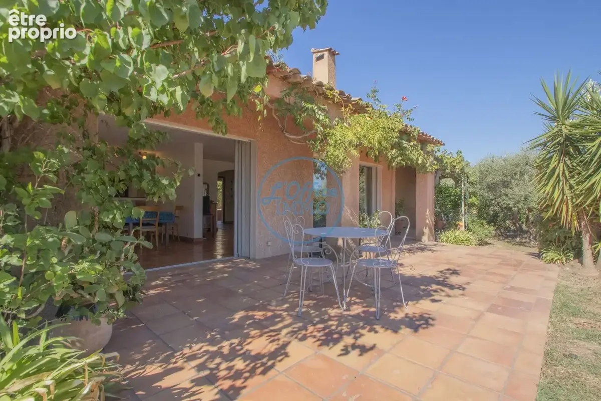 Maison 5 pièces 153 m² à vendre à La Farlede (83210) - photo 2