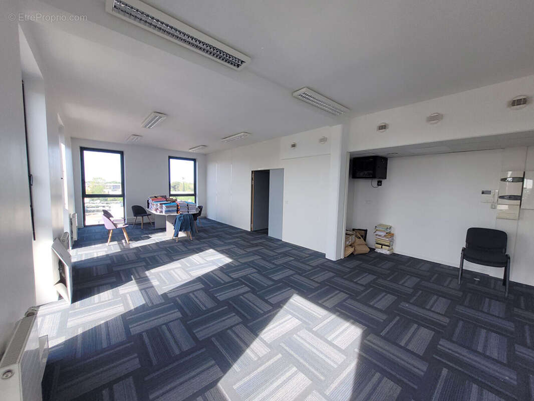 Commerce à SAINT-SEBASTIEN-SUR-LOIRE