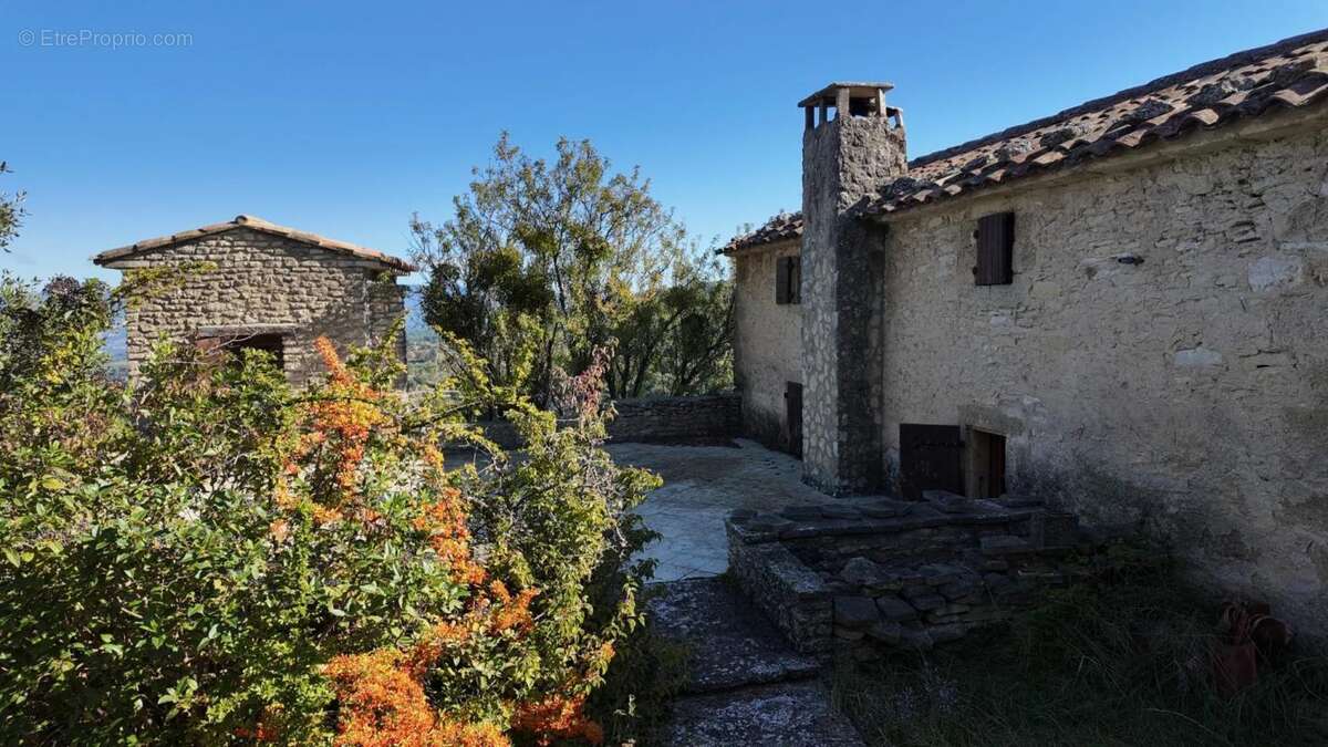 Maison à BONNIEUX
