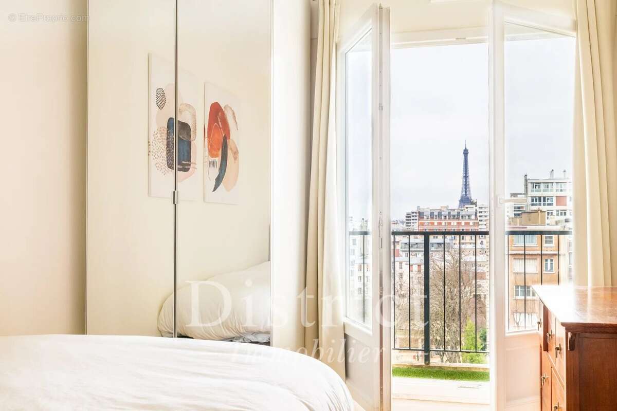 Appartement à PARIS-15E