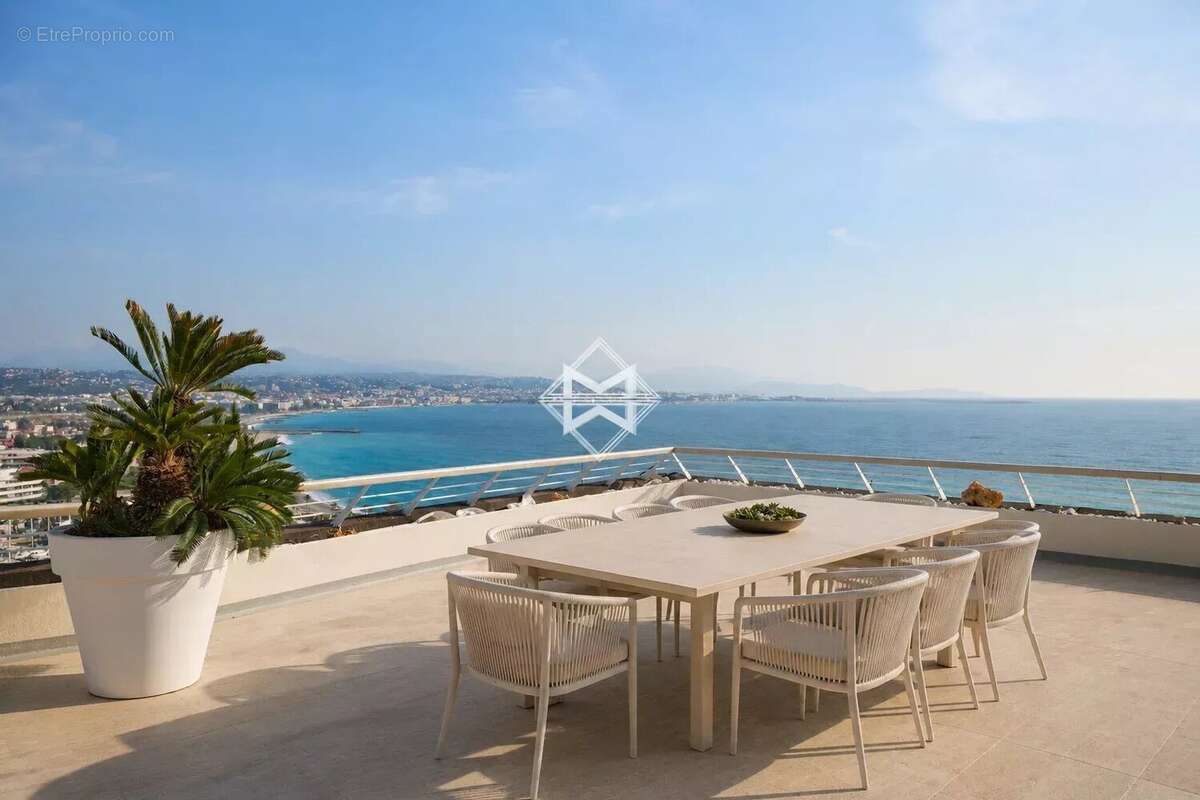 Appartement à VILLENEUVE-LOUBET