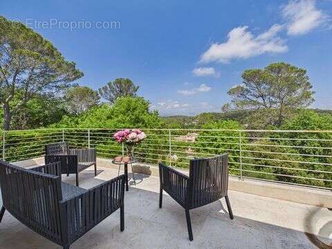 Maison 180 m² à Mougins  - photo 2