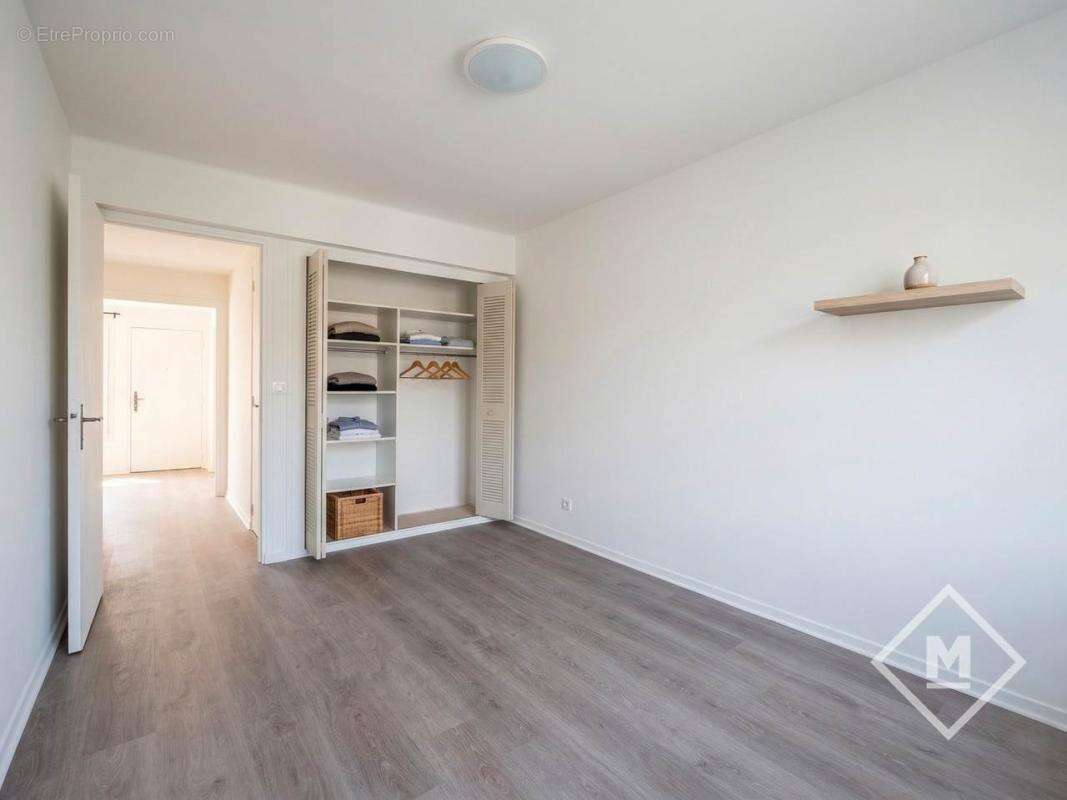 Appartement à MARSEILLE-4E