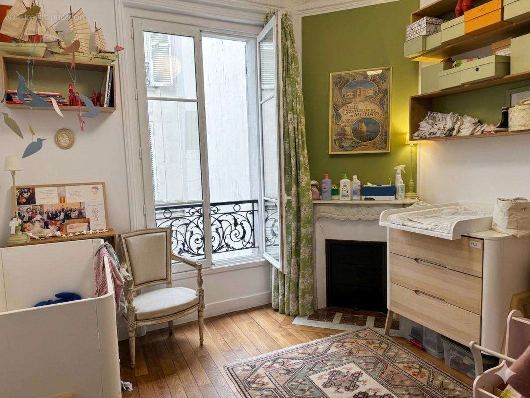 Appartement ancien en parfait état avec balcons, emplacement exceptionnel - photo 5