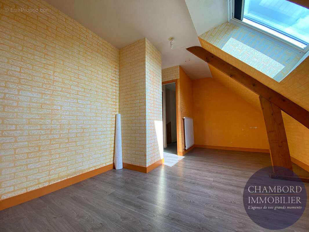 Maison à SAINT-SULPICE-DE-POMMERAY