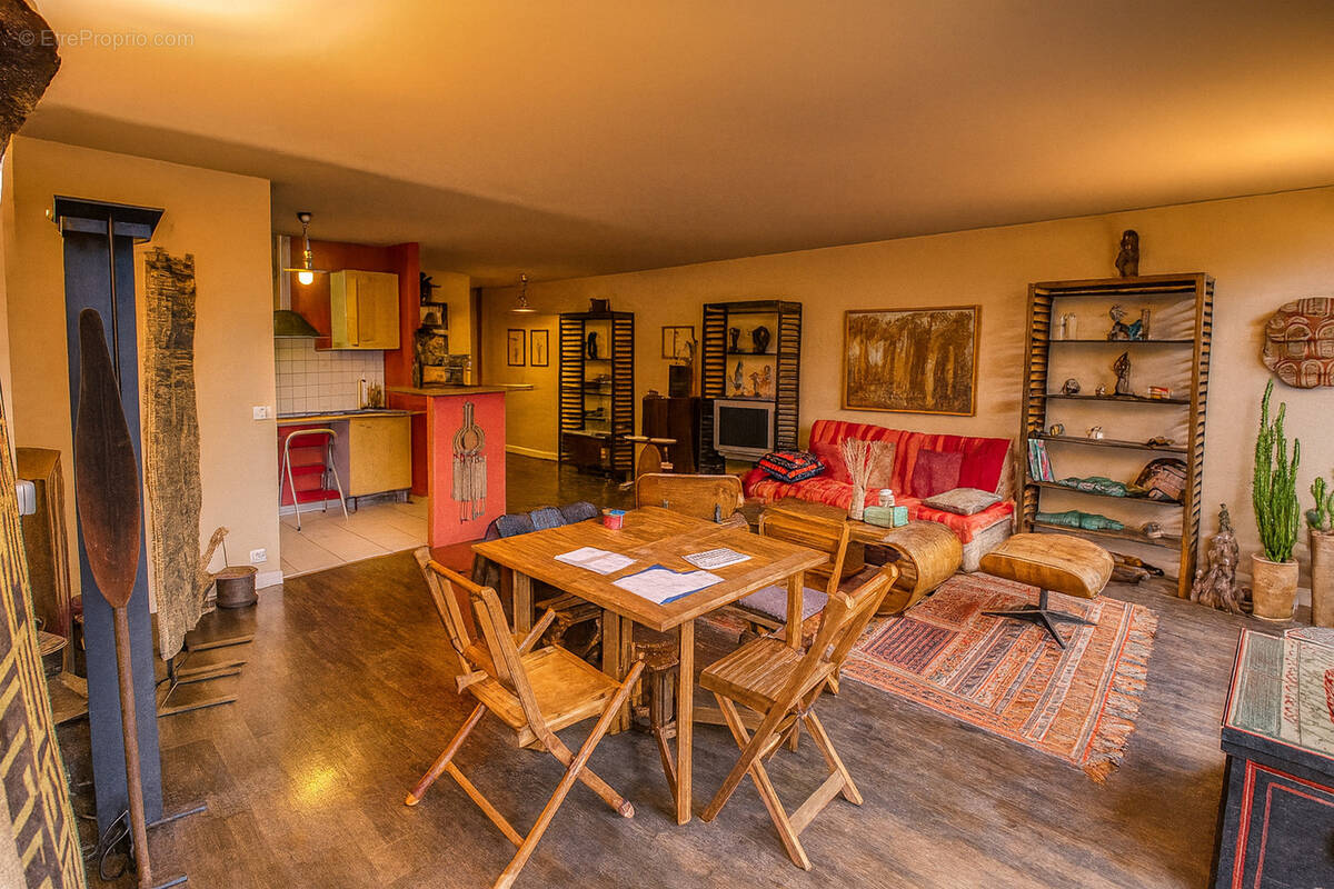 Appartement à PARIS-14E