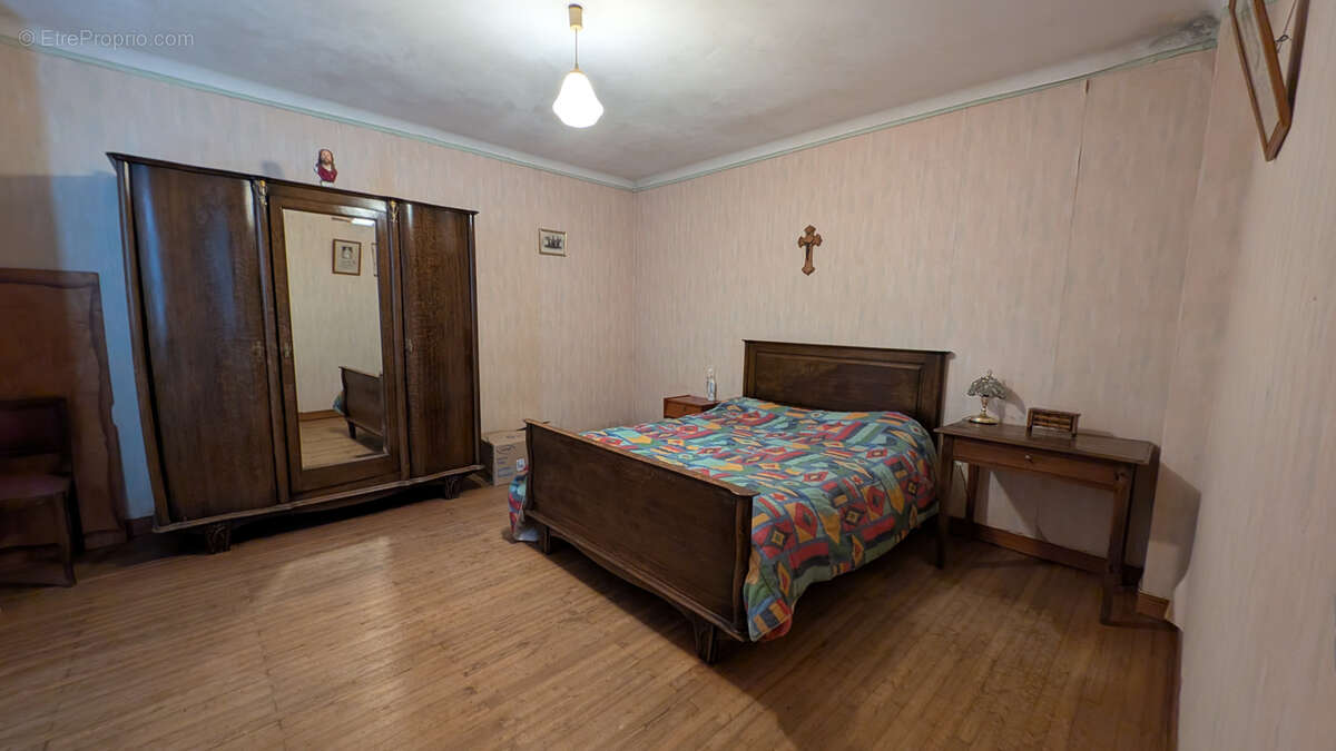 Maison à LES LANDES-GENUSSON