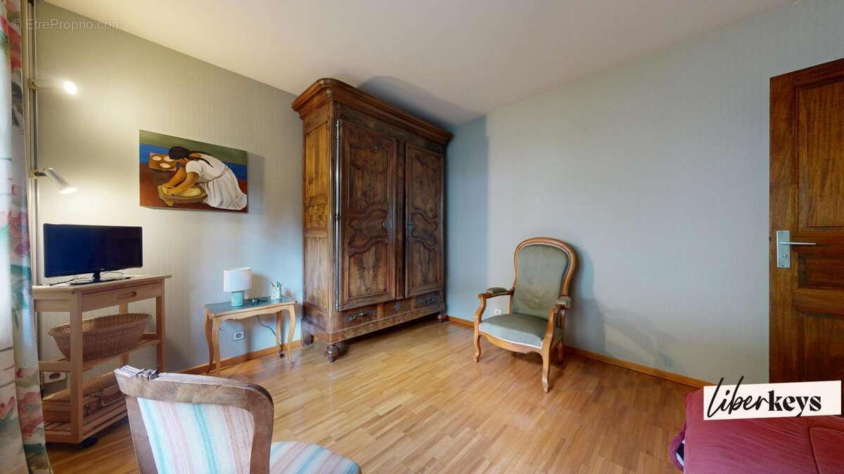 Maison à CORCELLES-LES-MONTS