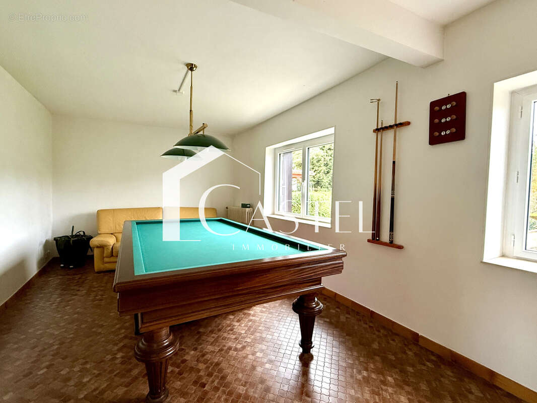 Maison à MORAINVILLIERS