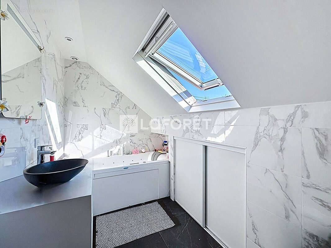 Maison à BONNEUIL-SUR-MARNE