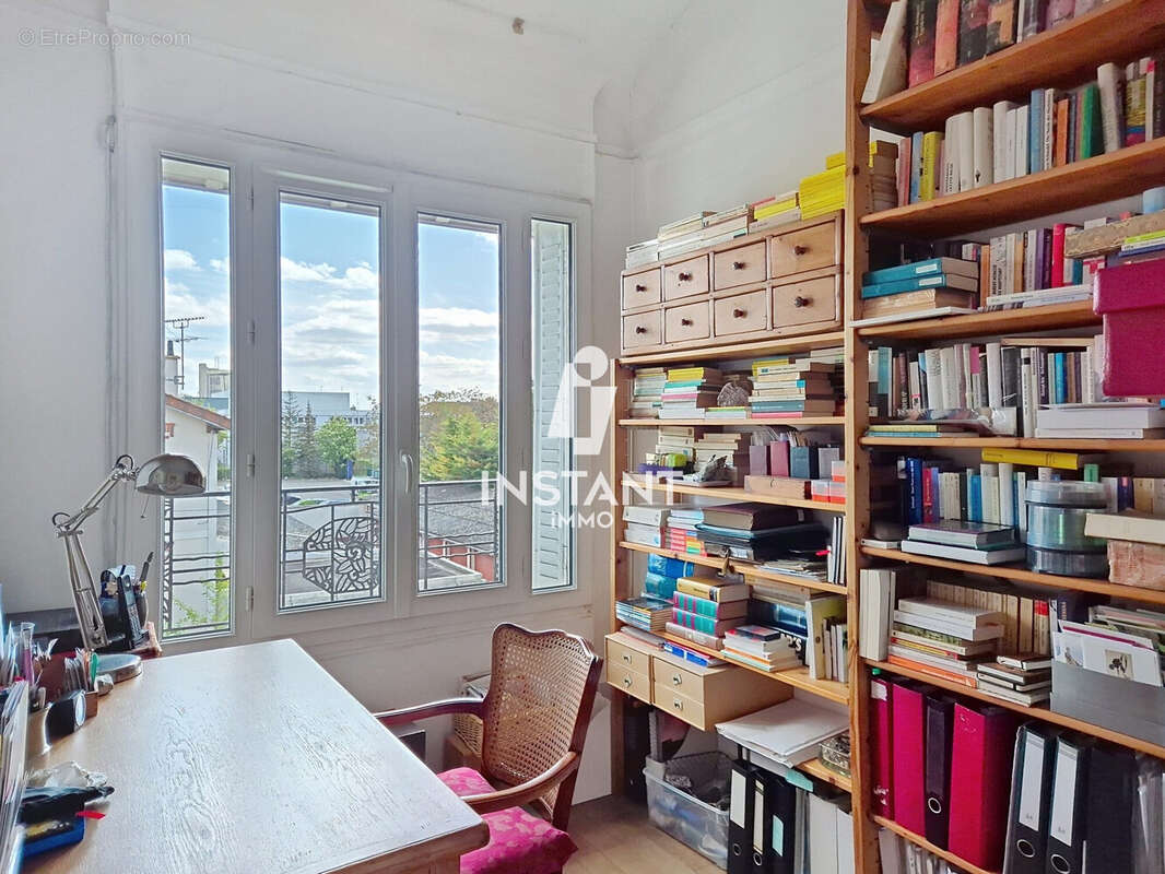 Bureau - Maison à MAISONS-ALFORT