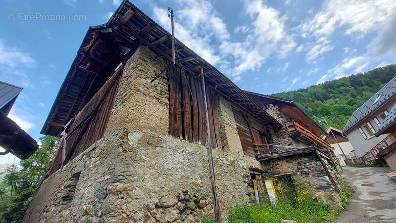 Oz - grange a renover dans un charmant hameau - photo 5