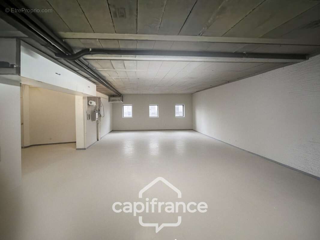 LES TAILLADES, maison individuelle de plain pied  de 210 m2, en campagne,  4 chambres, sur un terrain de 2900 m2 environ, piscin - photo 50