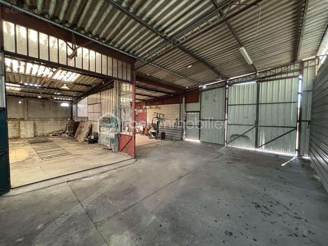 Terrain à SAVIGNY-SUR-ORGE