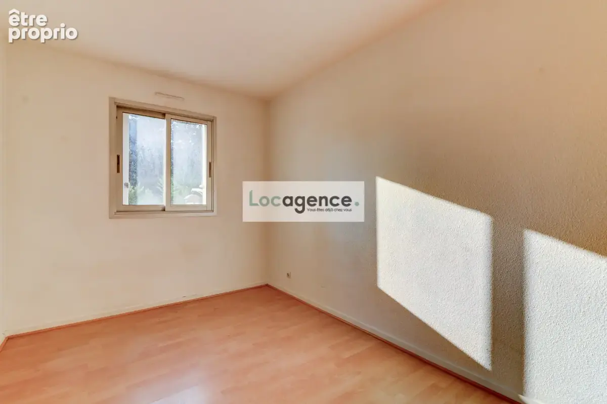 Appartement 2 pièces avec garage dans résidence avec piscine et parc - photo 5