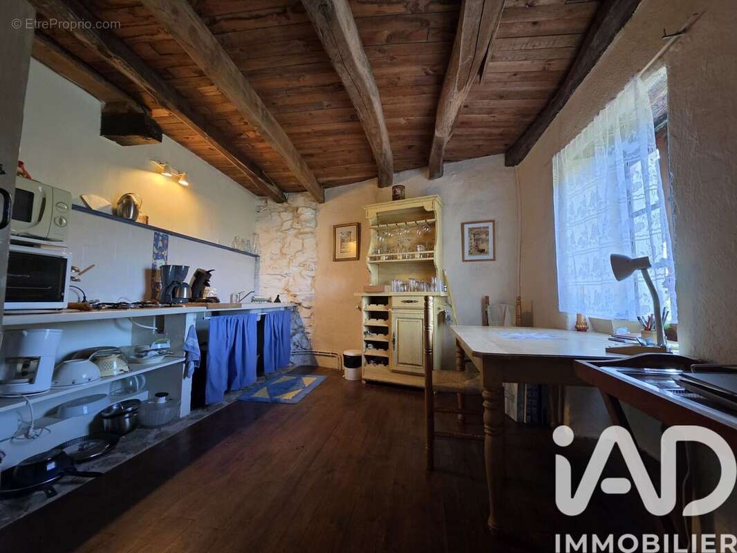 Maison 206 m² à Gagnac-Sur-Cere  - photo 6