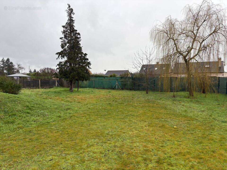 Terrain à FRENEUSE