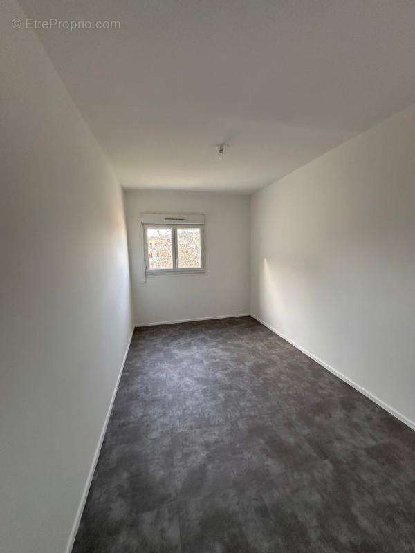 Appartement à LE PUY-SAINTE-REPARADE