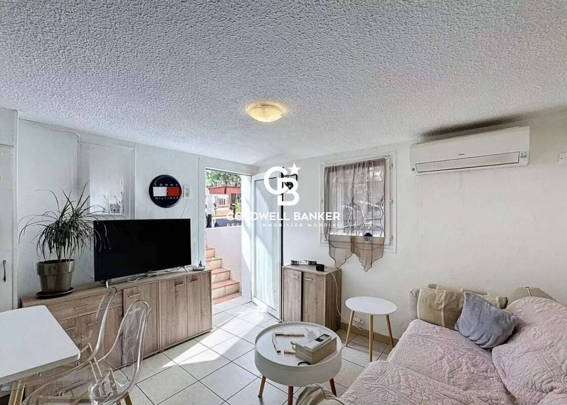 Propriété à Fort Potentiel, Ensemble de Quatre Appartements à Rénover - photo 2
