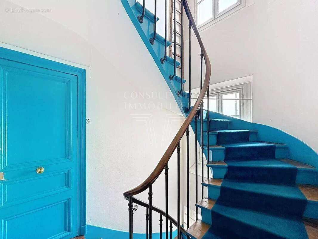 Appartement à NEUILLY-SUR-SEINE