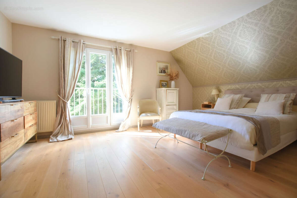 Maison à LES ESSARTS-LE-ROI