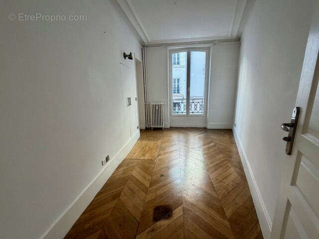 Appartement 57 m² à Paris-6e  - photo 8