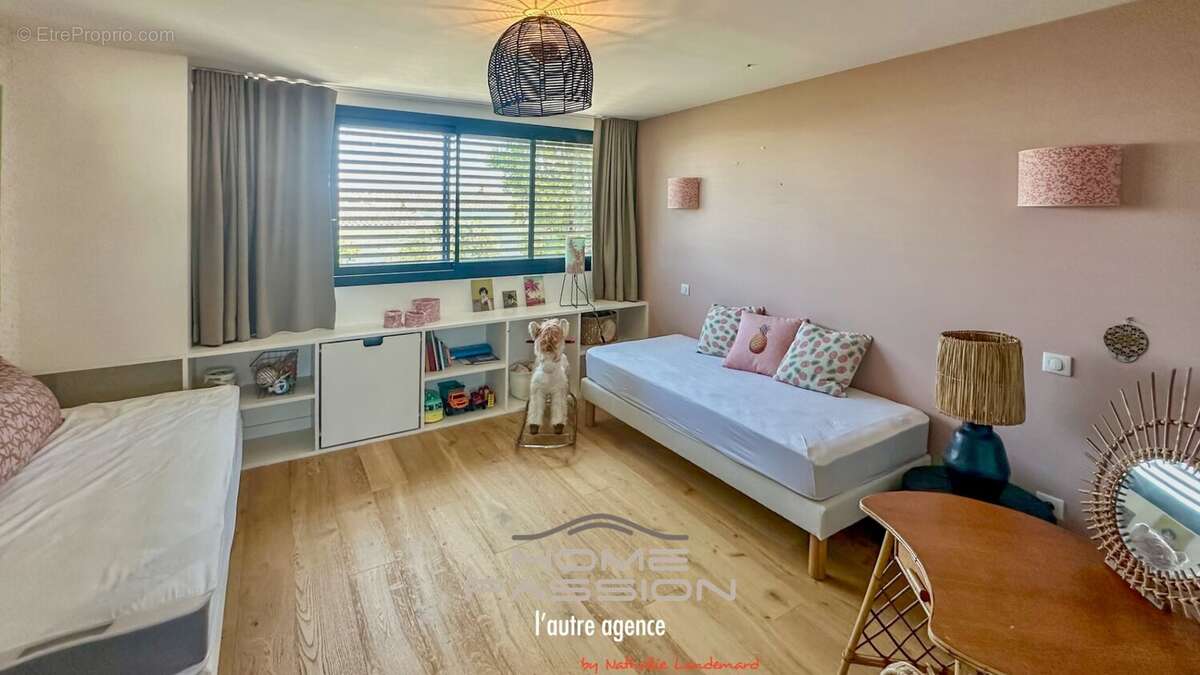 Maison à VAUX-SUR-MER