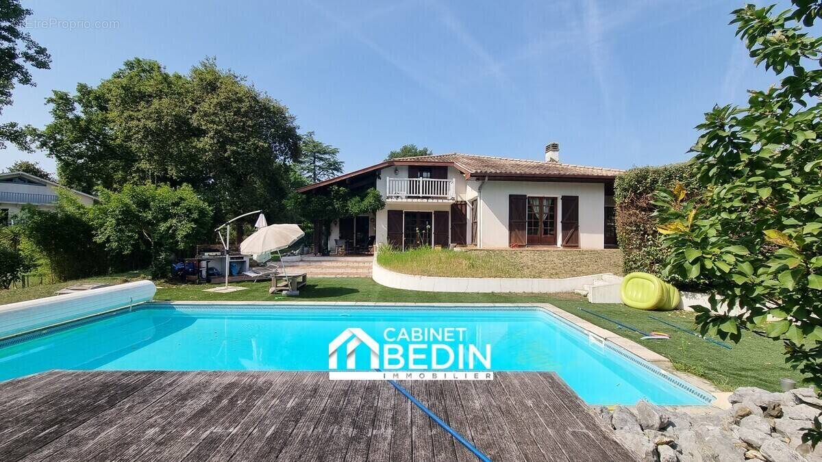 Maison à OEYRELUY