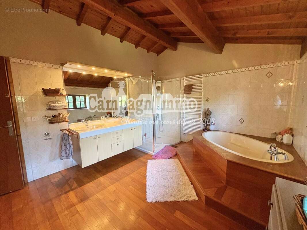 Maison à LONGESSAIGNE