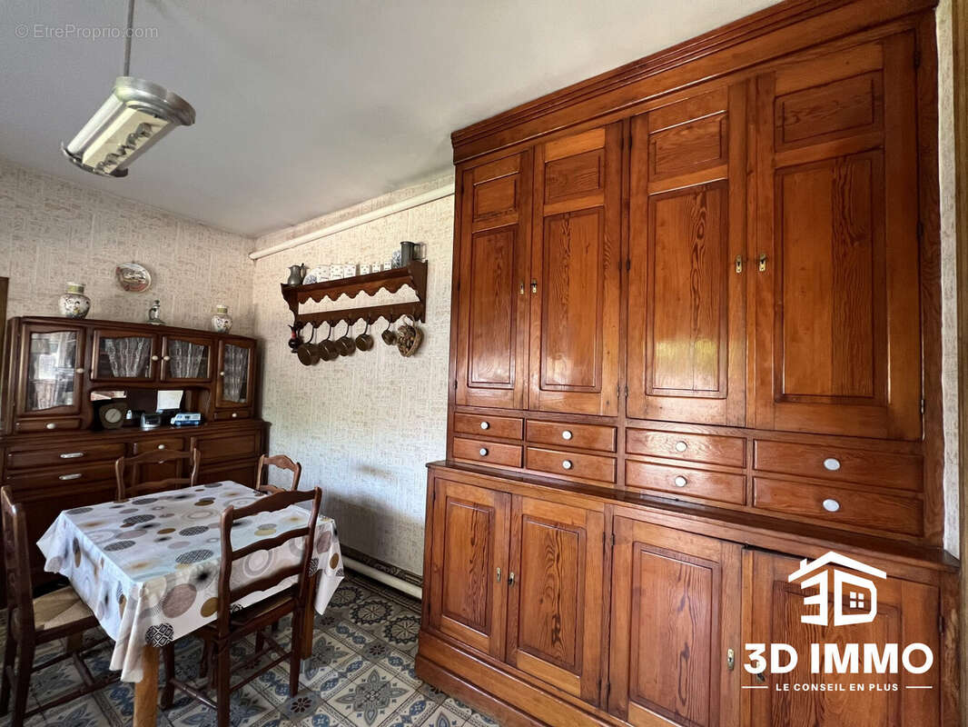 Maison à AVESNES-SUR-HELPE