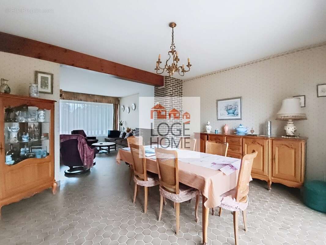 Maison à BRUAY-LA-BUISSIERE