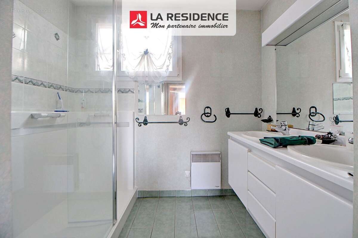 Maison à VERNEUIL-SUR-SEINE