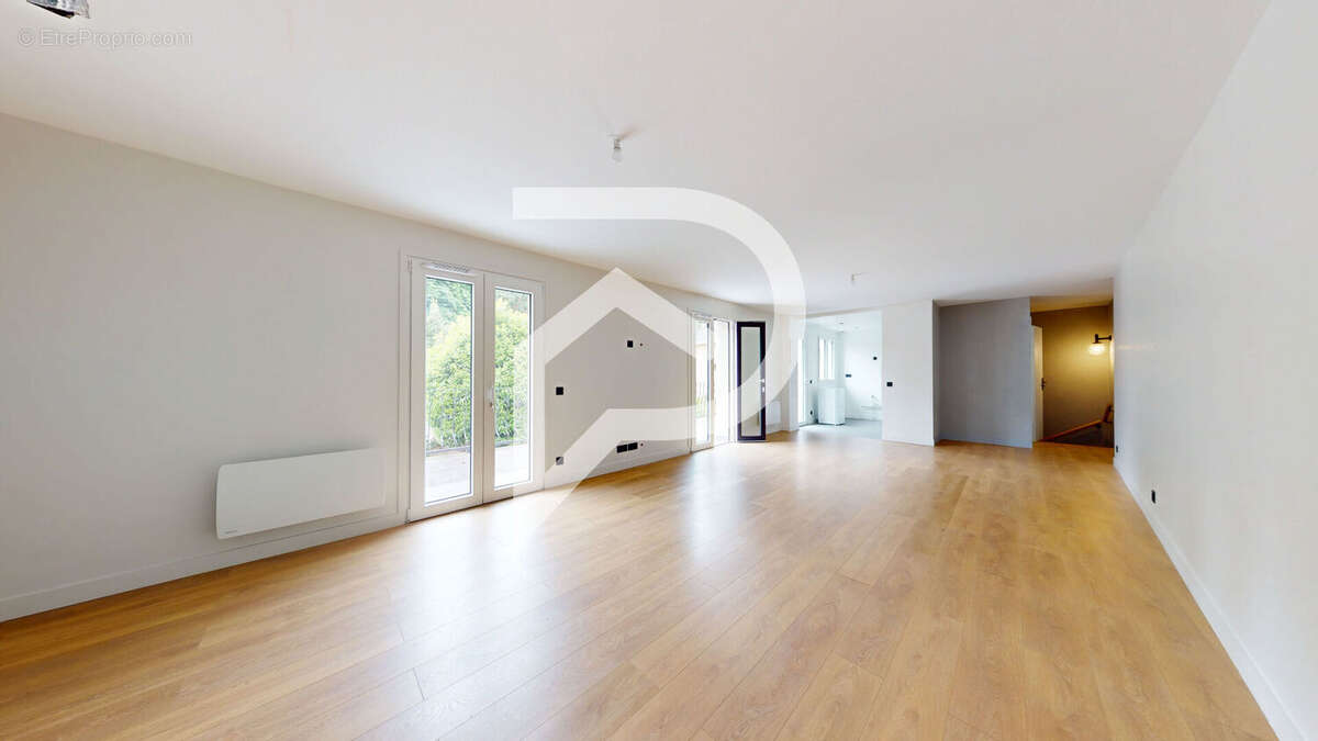 Coup de coeur à Bougival Maison rénovée avec grande terrasse plein Sud - photo 12