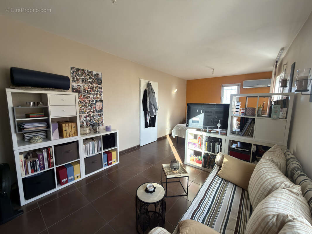 Maison à SAINT-LAURENT-DE-LA-SALANQUE