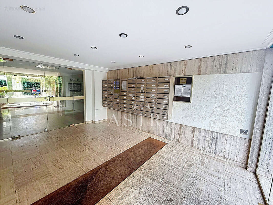 Appartement 2 pièce(s) 47 m2 Chatenay limite Sceaux - photo 12
