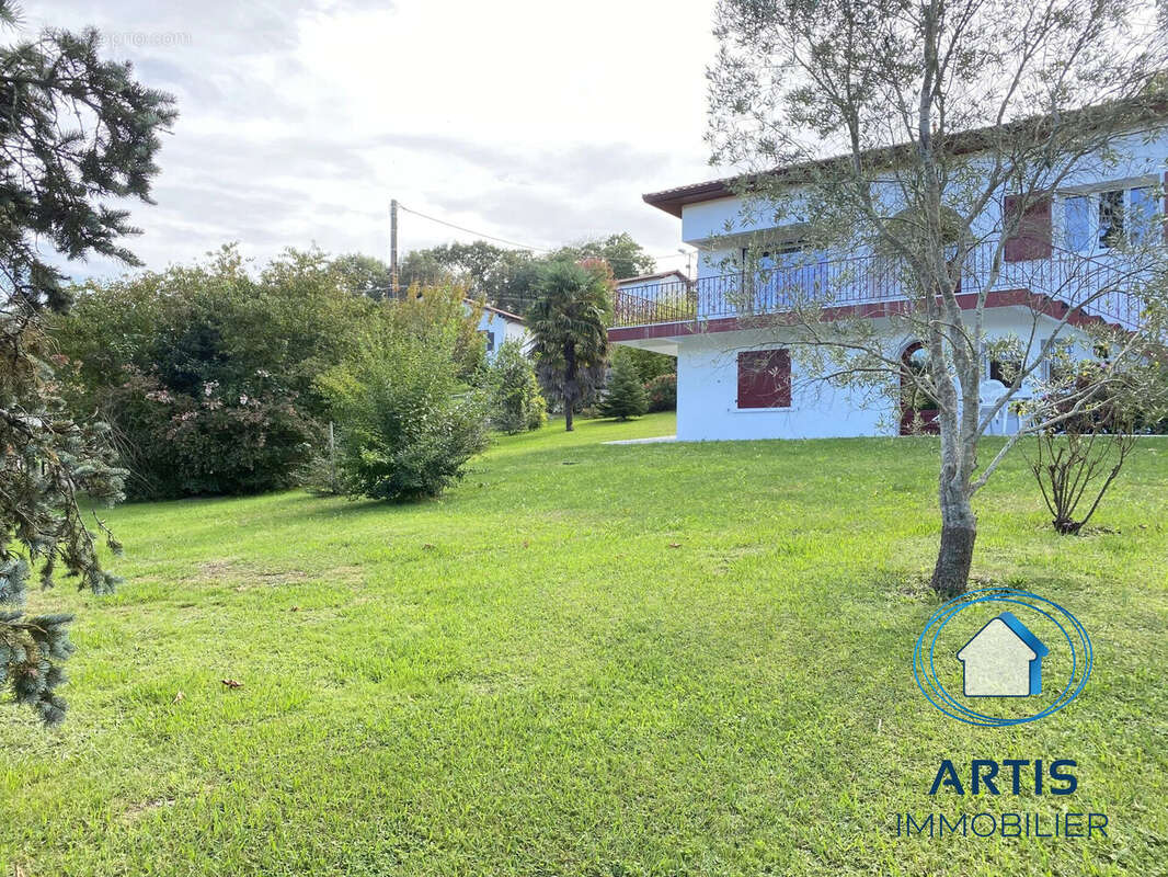 Maison à SAINT-PEE-SUR-NIVELLE