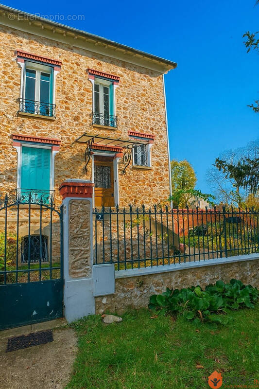 Maison à COUPVRAY