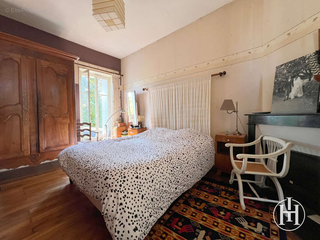 Maison à SAINT-AMAND-MONTROND