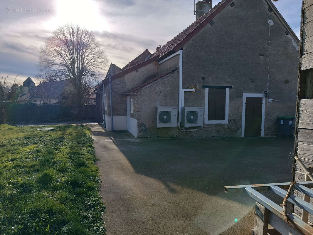Maison à MORNAY-BERRY