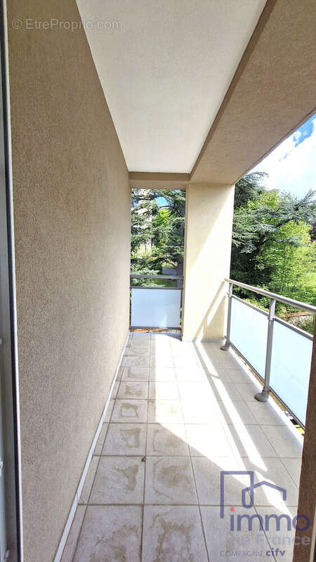 Appartement 81 m² à Saint-Etienne  - photo 3