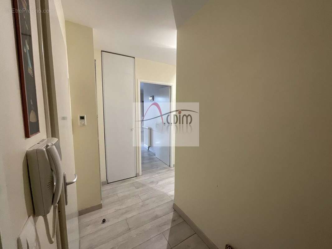 Appartement à VERT-SAINT-DENIS