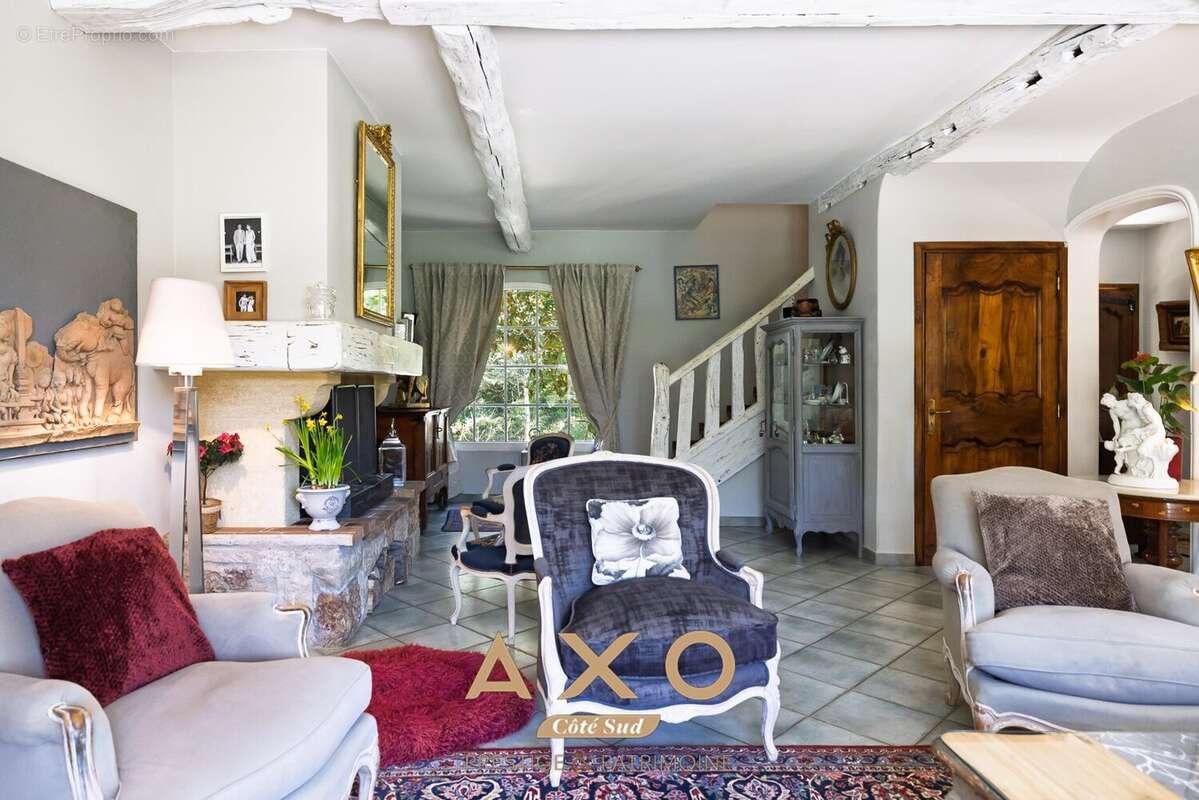 Maison à MEYRARGUES