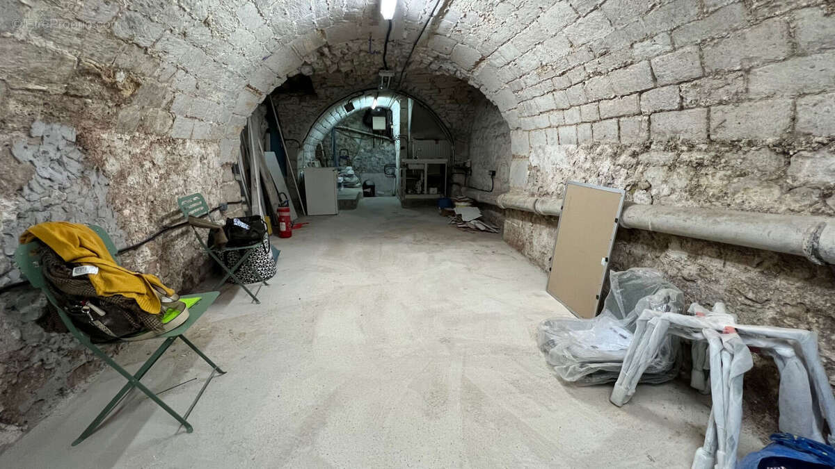 Commerce à PARIS-2E