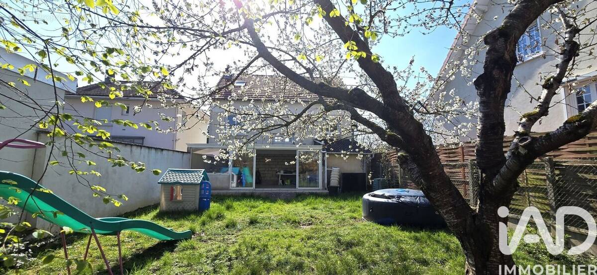 Photo 1 - Maison à SAINTE-GENEVIEVE-DES-BOIS